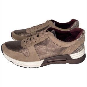 BCBGeneration Brock Low Top Lace Up Sneaker